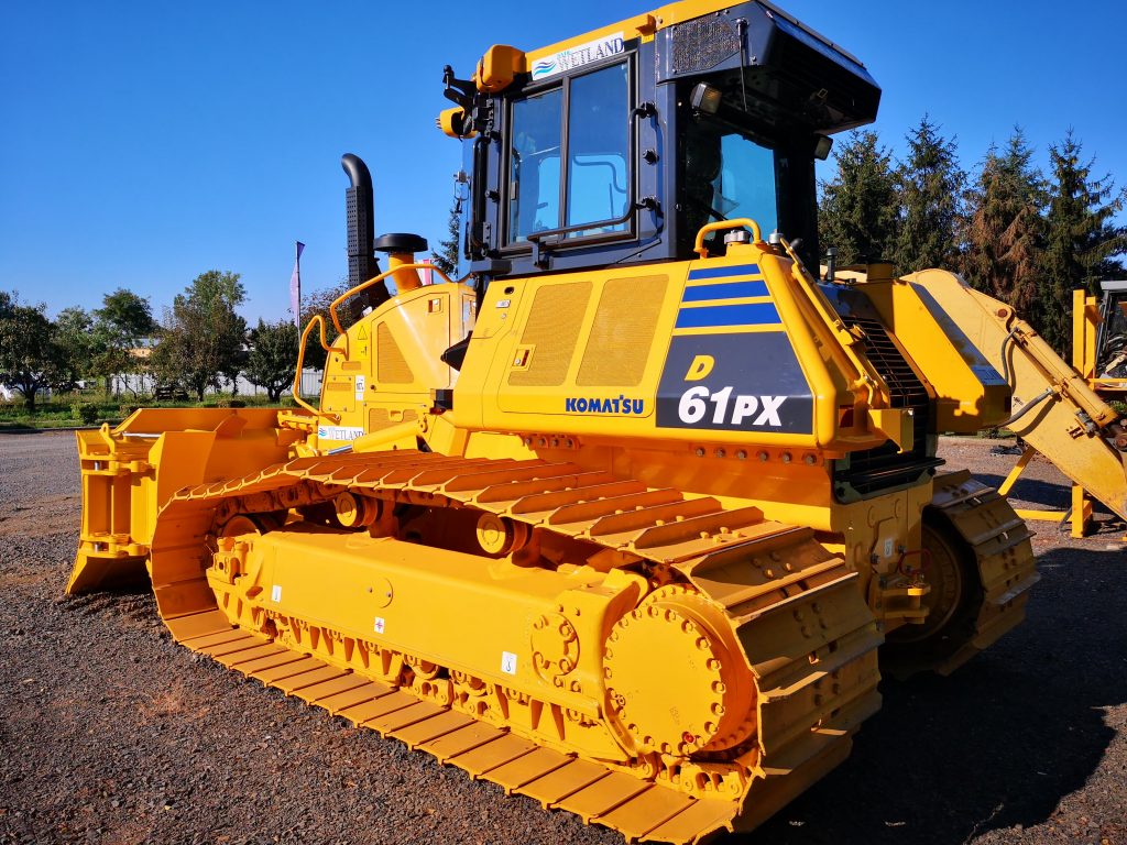 Komatsu D61 PX-24 dózer